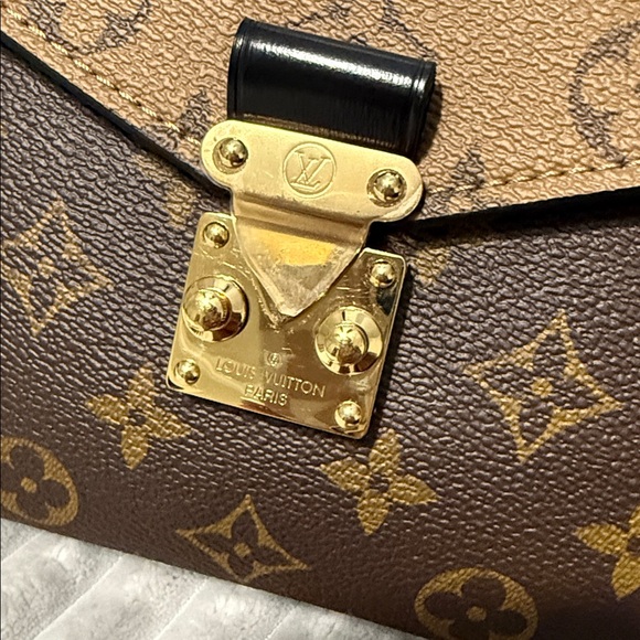 Louis Vuitton Pochette Métis Reverse Monogram - Picture 6 of 16